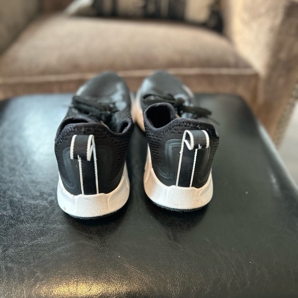 Reebok Women's Zig Sky Training Shoes, size 7.5 (new condition) - Picture 2 of 3